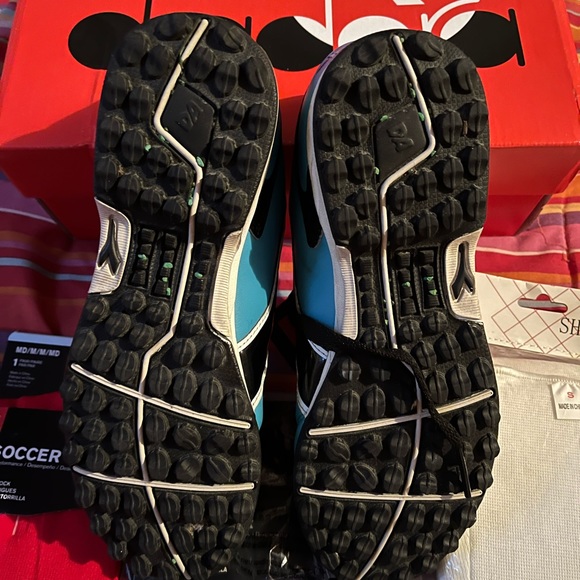 dia dora Shoes Diadora Womens Soccer Cleats And Shin Guards Socks